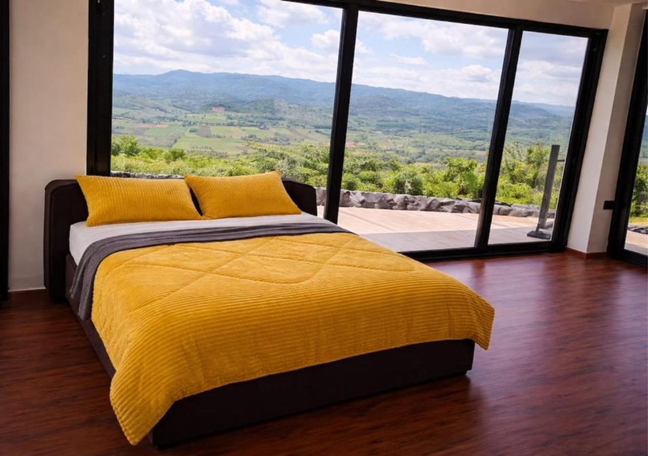 Yellow-bedded room